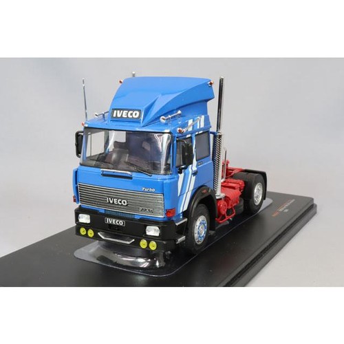 Camion modello blu - ixo, iveco