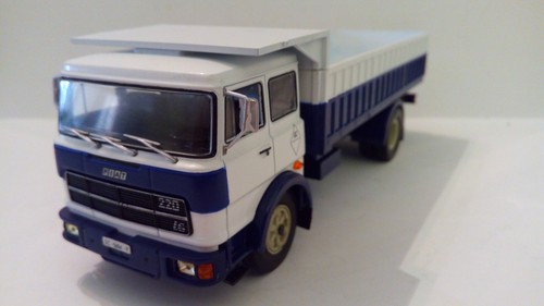 Camion truck fiat iveco - 1/43 camion,