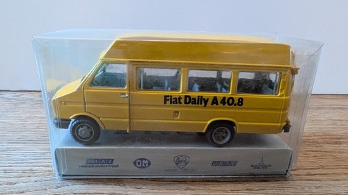 Old cars fourgon fiat - 1/43,